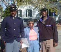 PHOTO TAKEN NOV 8, 2001
ON LEFT= PRIVATE KEITH McCLEASE+++ ORA M. JONES+++ ELLIS R. JONES